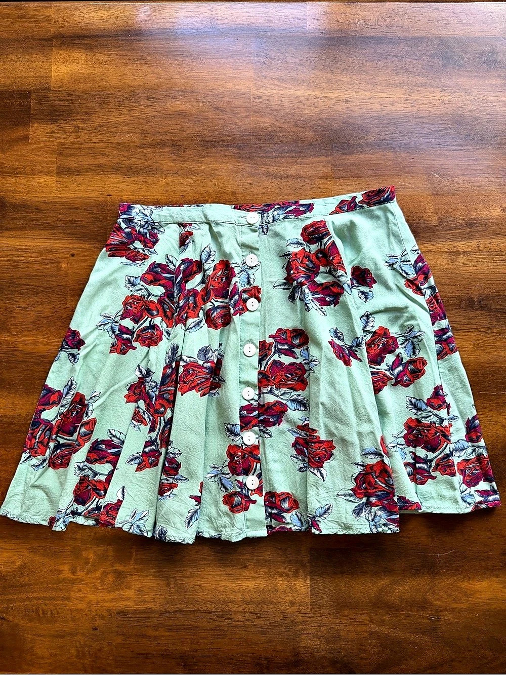 MINKPINK Floral Mini Skirt in Green & Red Size Small Like New